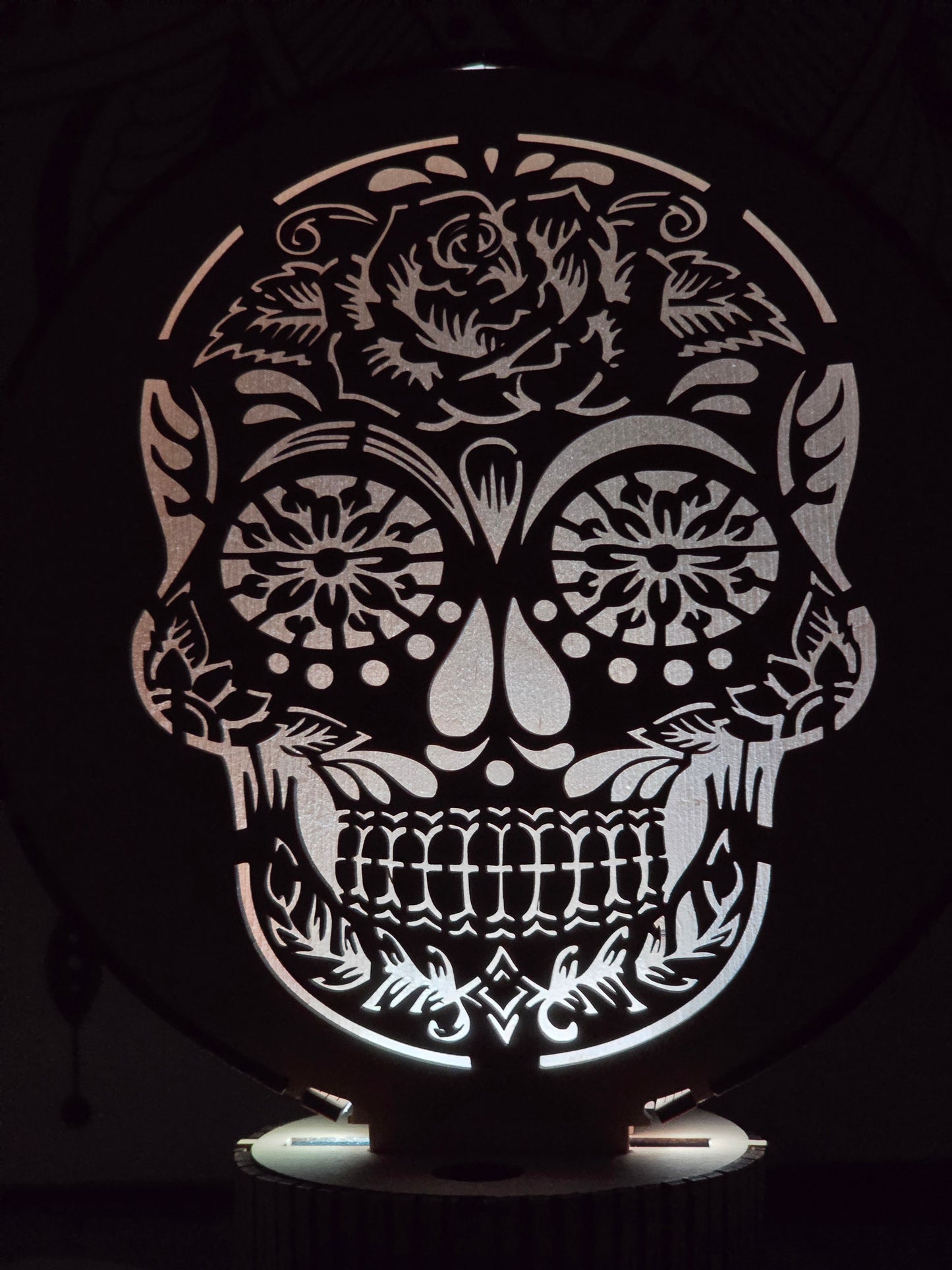 LAMPE EN BOIS SKULL