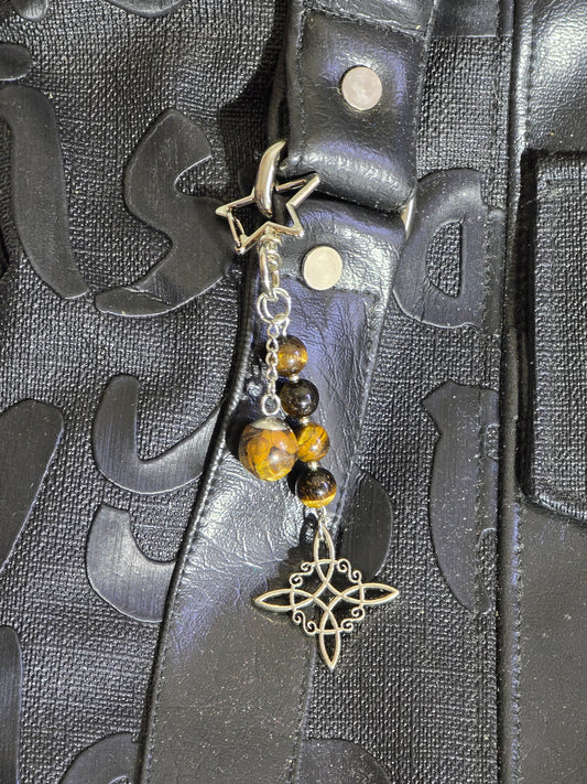 Bijou de sac / porte-clés œil de tigre, nœud de sorcière