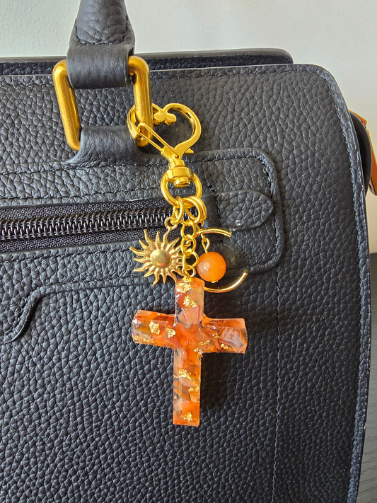 Bijou de sac / porte-clés cornaline, croix / soleil et lune