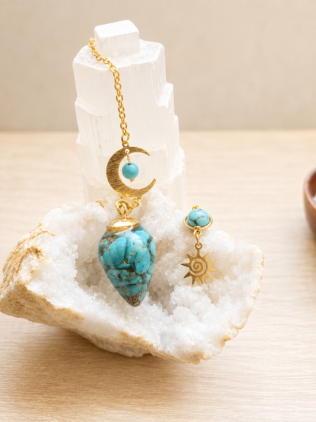 Pendule en orgonite Howlite Bleu