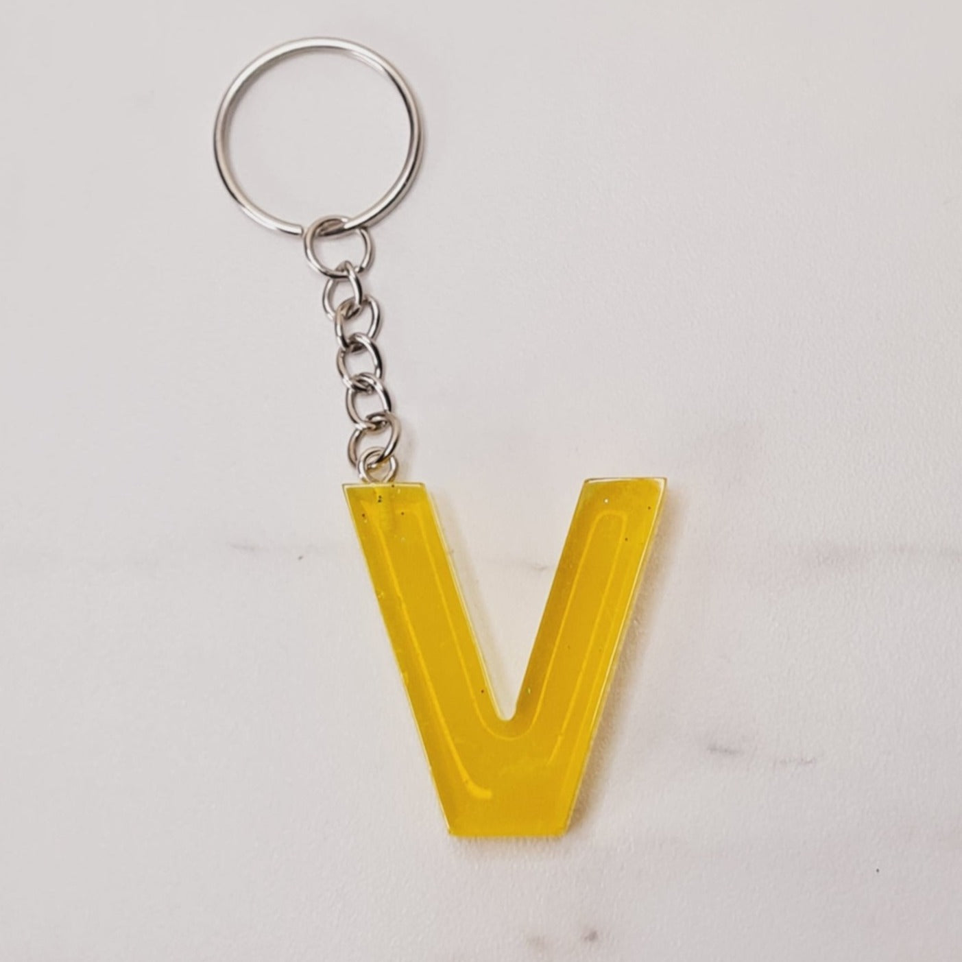 PORTE CLÉ LETTRE "V"