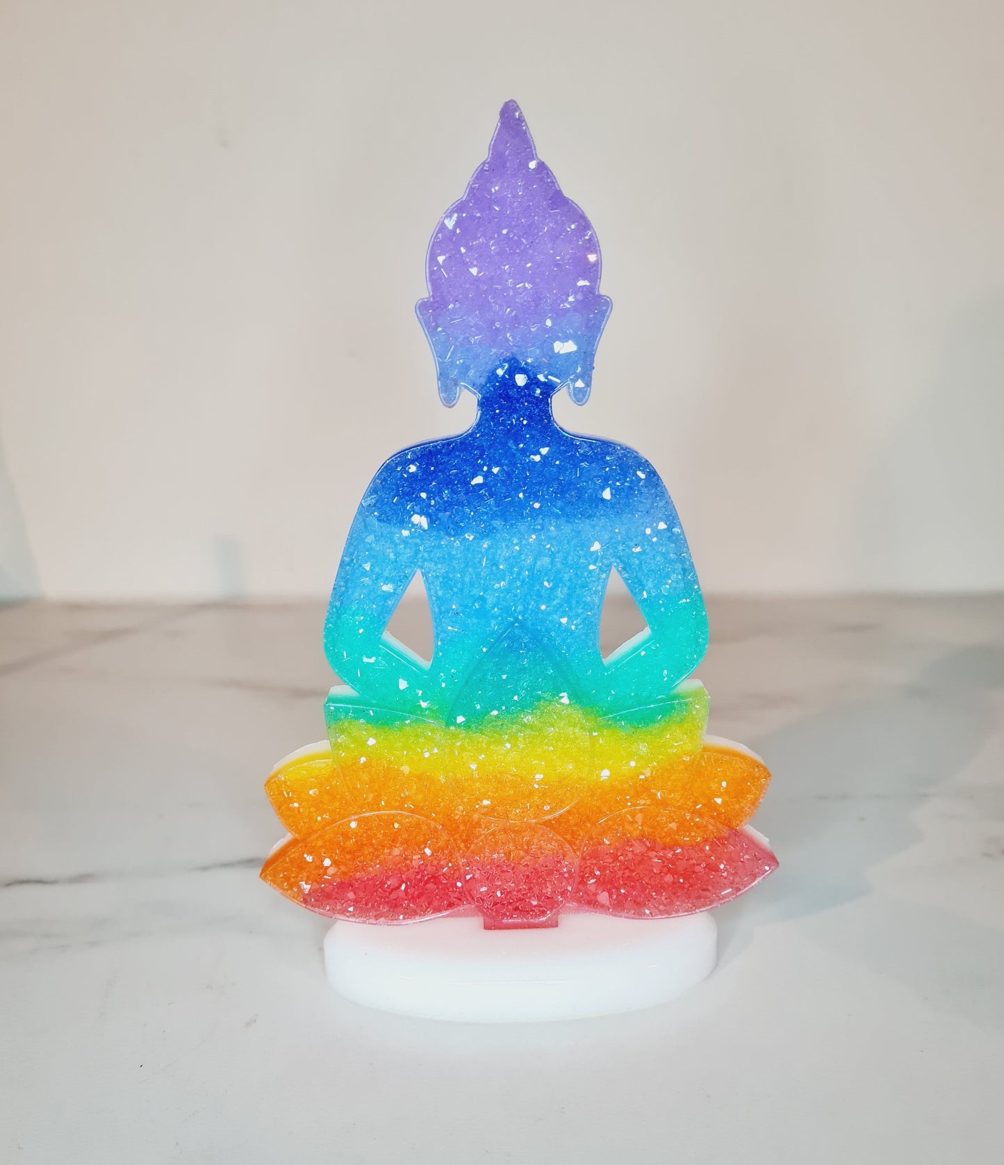 BOUDDHA SUR SOCLE 7 CHAKRAS