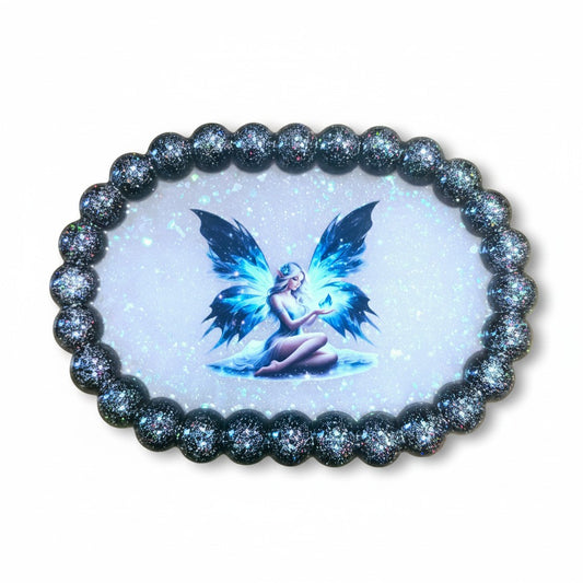 Plateau vide-poche AlyJoyCreation ovale avec illustration de fée aux ailes bleues et bordure de perles noires pailletées